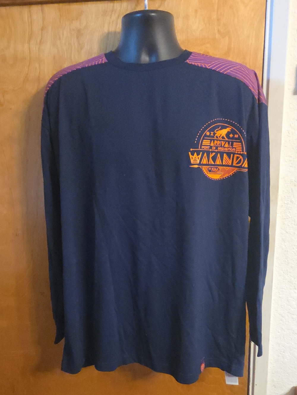 NWT Rare Black Panther World of Wakanda D23 Disney Marvel Long Sleeve SHIRT Lrg